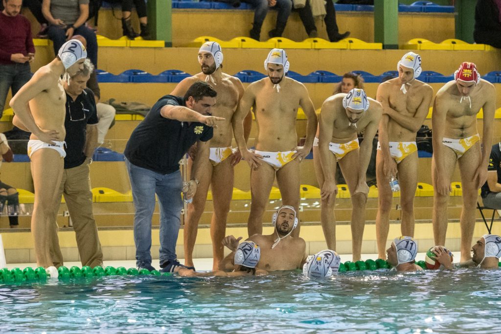 Calcaterra durante un time out